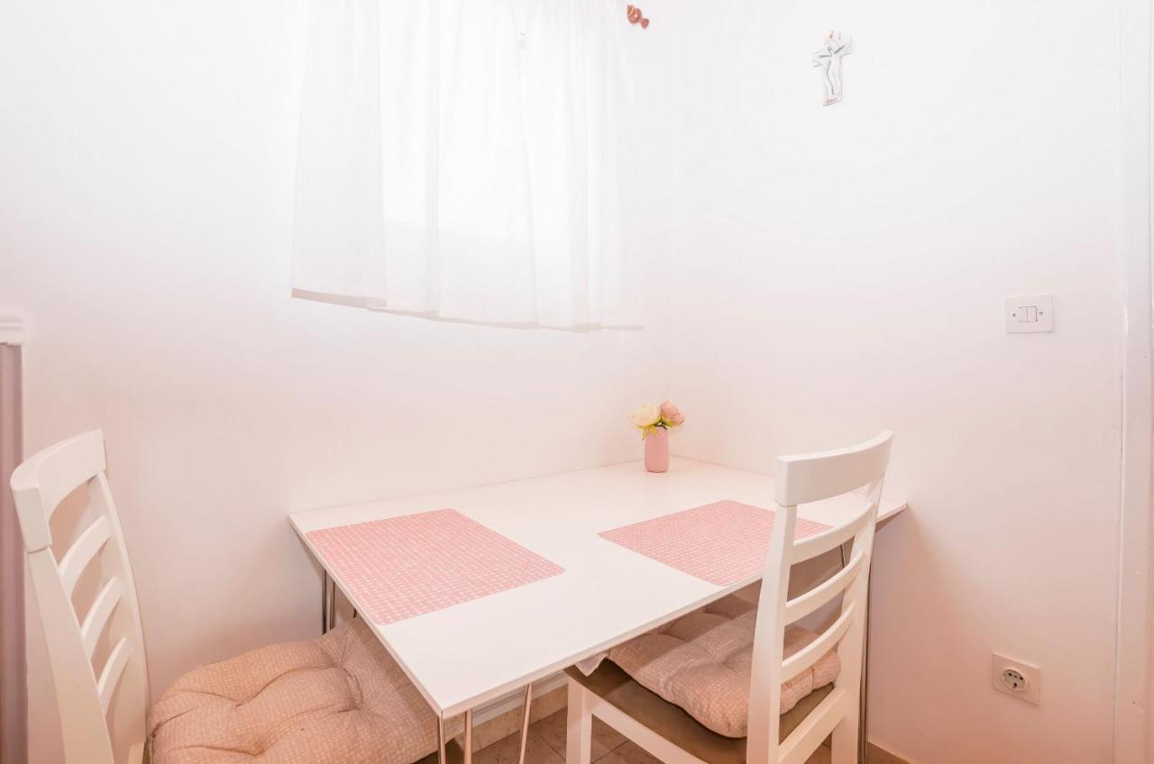 Apartments And Room Zinka Vodice Exterior photo
