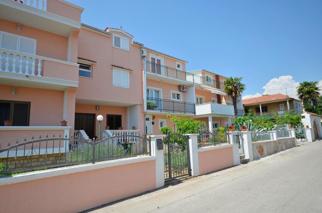 Apartments And Room Zinka Vodice Exterior photo