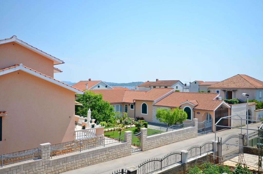 Apartments And Room Zinka Vodice Exterior photo